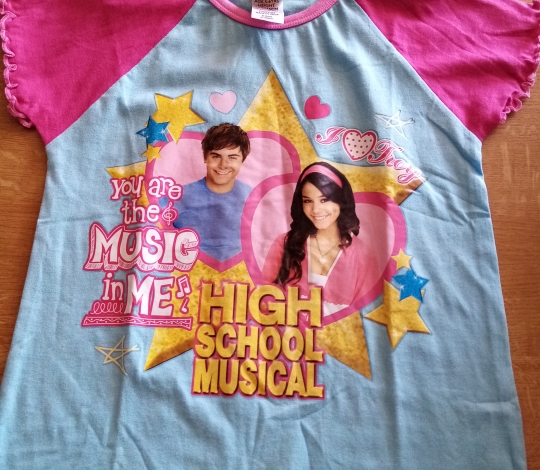 Tričko dívčí krátký rukáv HIGH SCHOOL MUSICAL růžovo-modré - 110/116